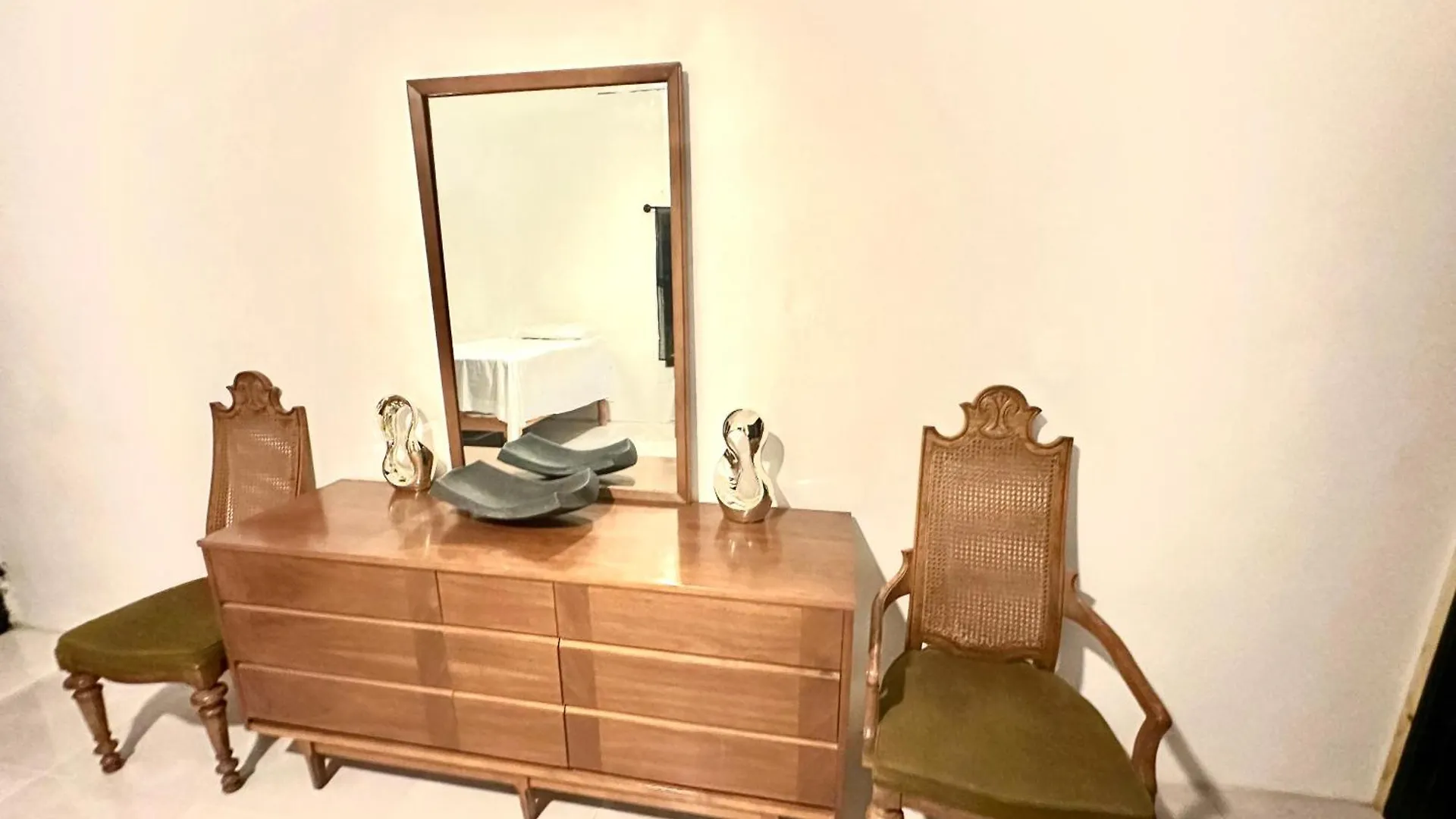 Unity Hall Villa Бухта Монтего 0*,